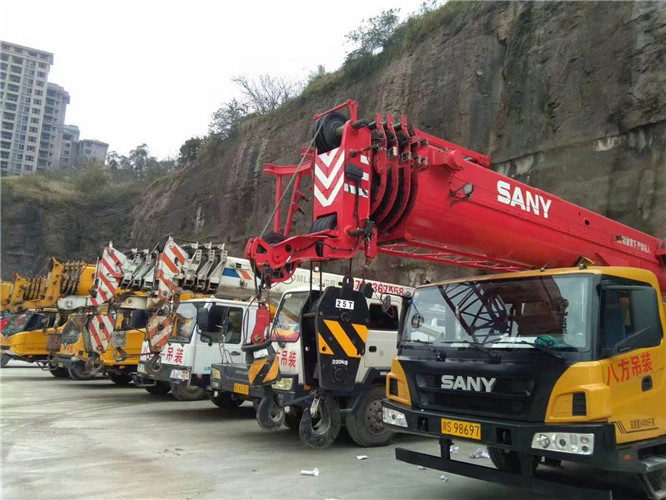 沿滩区吊车出租按什么计费？台班费、单次费、里程费怎么算？